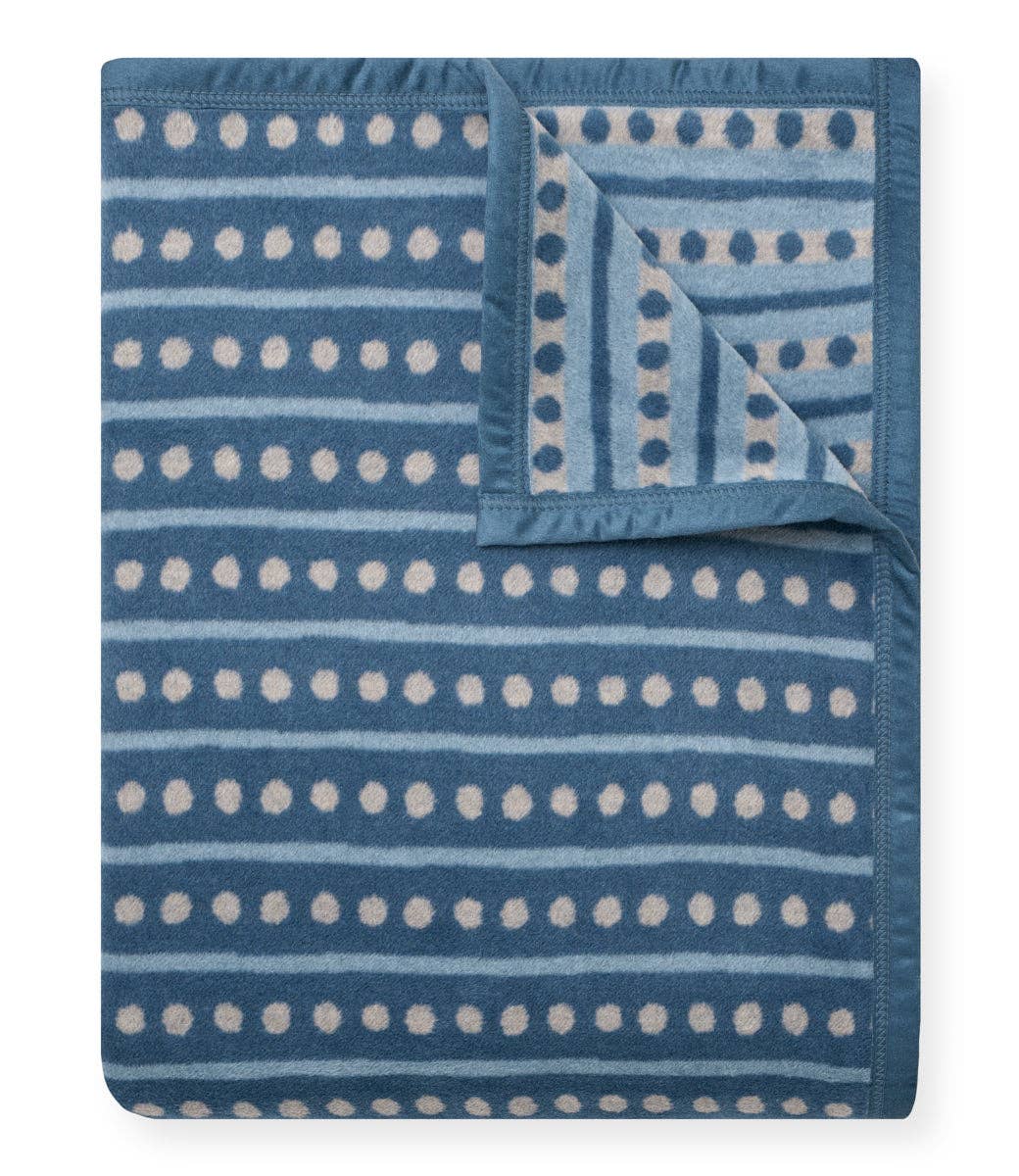 Chappy Wrap Beach Pebble Cornflower Blanket